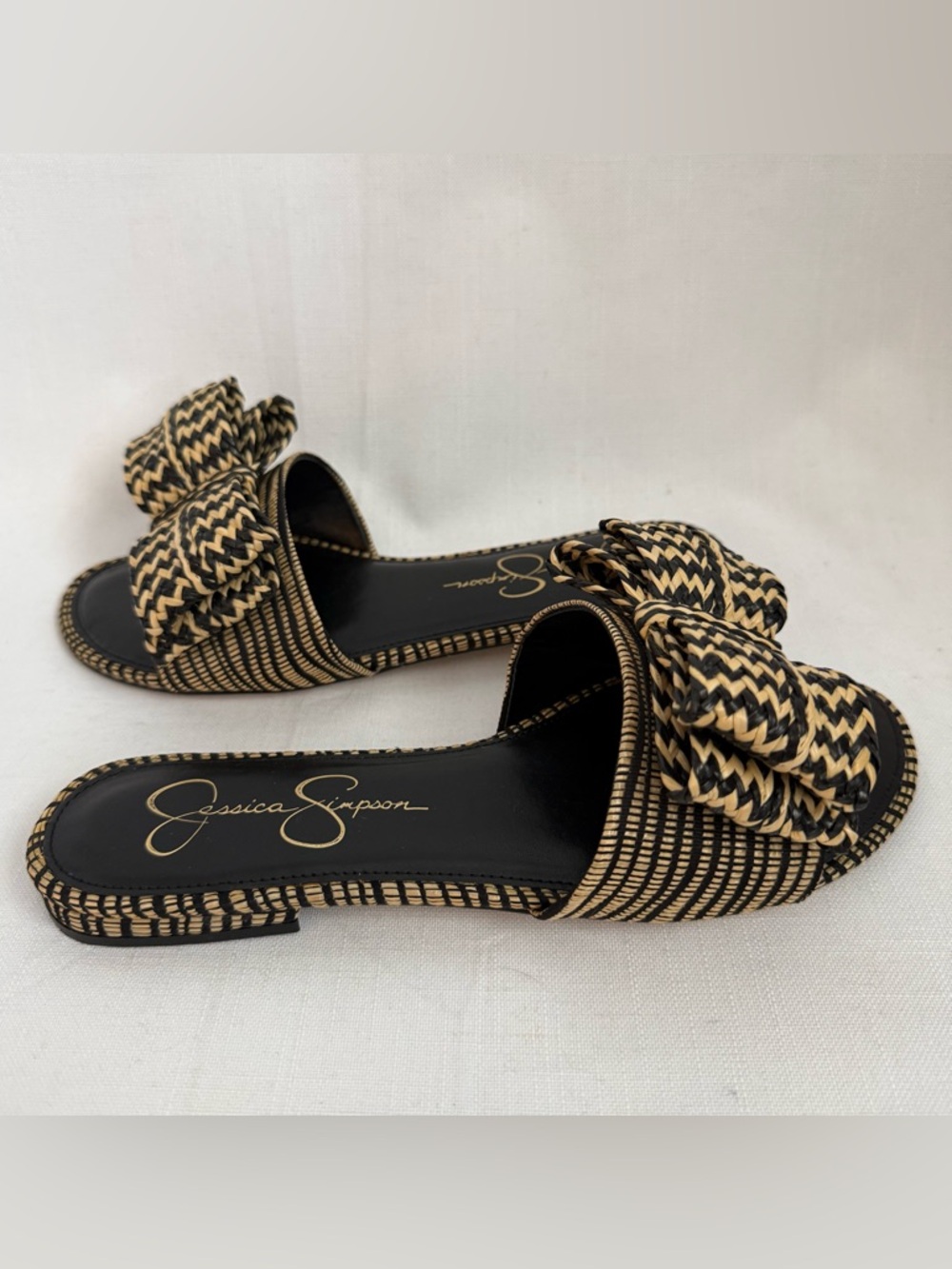 Jessica Simpson 7.5 Slides Avrena Black Beige Woven Bow Slide Flat Sandal Womens - Picture 3 of 7
